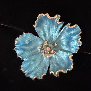 Vintage enameled Sculptural flower Brooch with Crystals